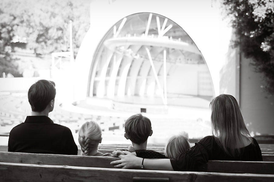 This family lifestyle photography session was taken at the Hollywood Bowl in Los Angeles. A family of 5, 2 girls and 1 boy, and mom and dad decided to meet here. It's one of their favorite places. We walked all over the park and took lots of lifestlye photos. Lifestyle photos are unposed and mostly camera unaware. These photos were taken by Rebecca Little Photography in Pasadena, CA.