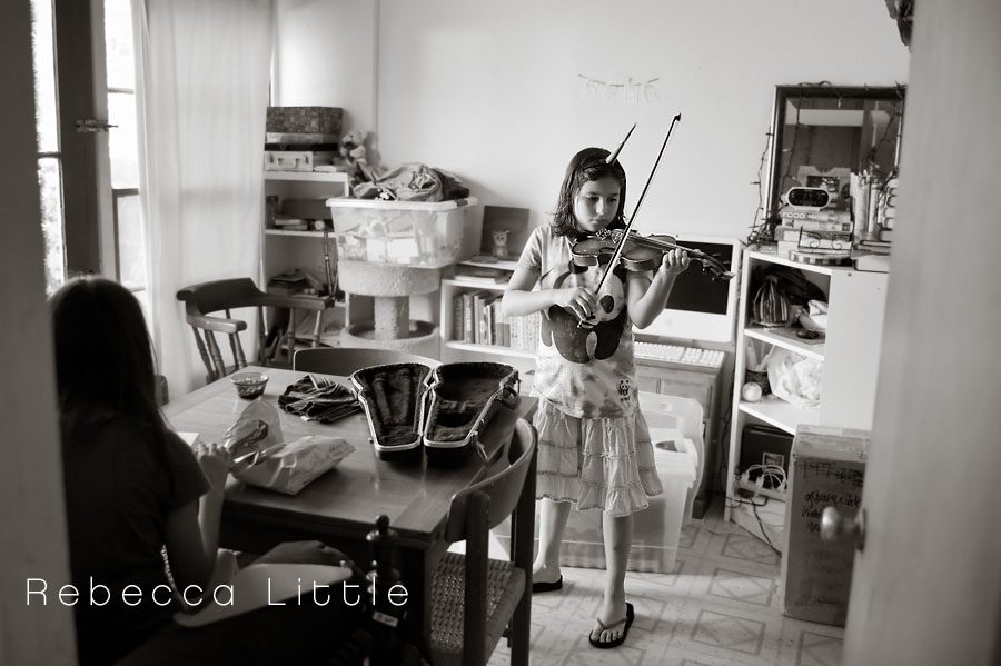 girl practicing violin image RLP