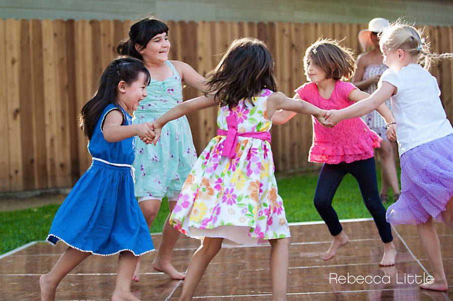 girls dancing at Pasadena bar mitzvah